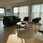Appt 4 Pers, Centre-Ville Tout A Pieds, Plage 300M, Apercu Mer, Tres Calme Parking Prive, Possibilite Garage Et Location Velos Electriques