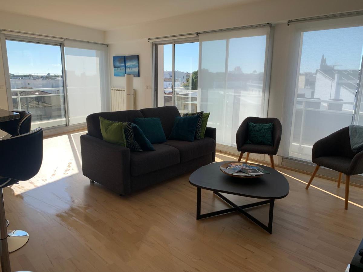 Appartement Appt 4 Pers, Centre-ville à Pieds, Aperçu Mer, Très Calme. Parking, Garage 2 Vélos électriques.
